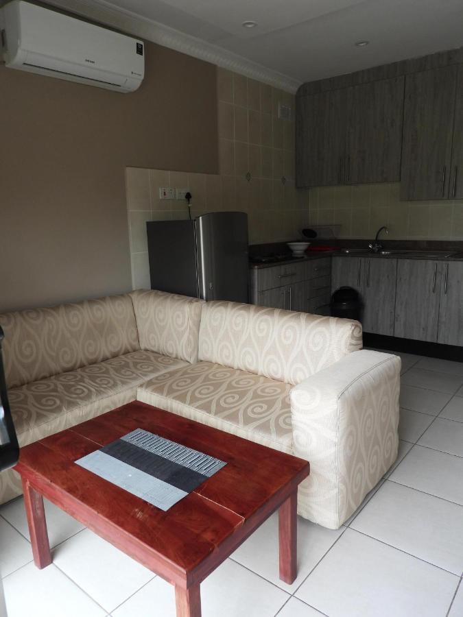 2 Bed Apt With En-Suite And Kitchenette - 2067 Harare Exterior photo